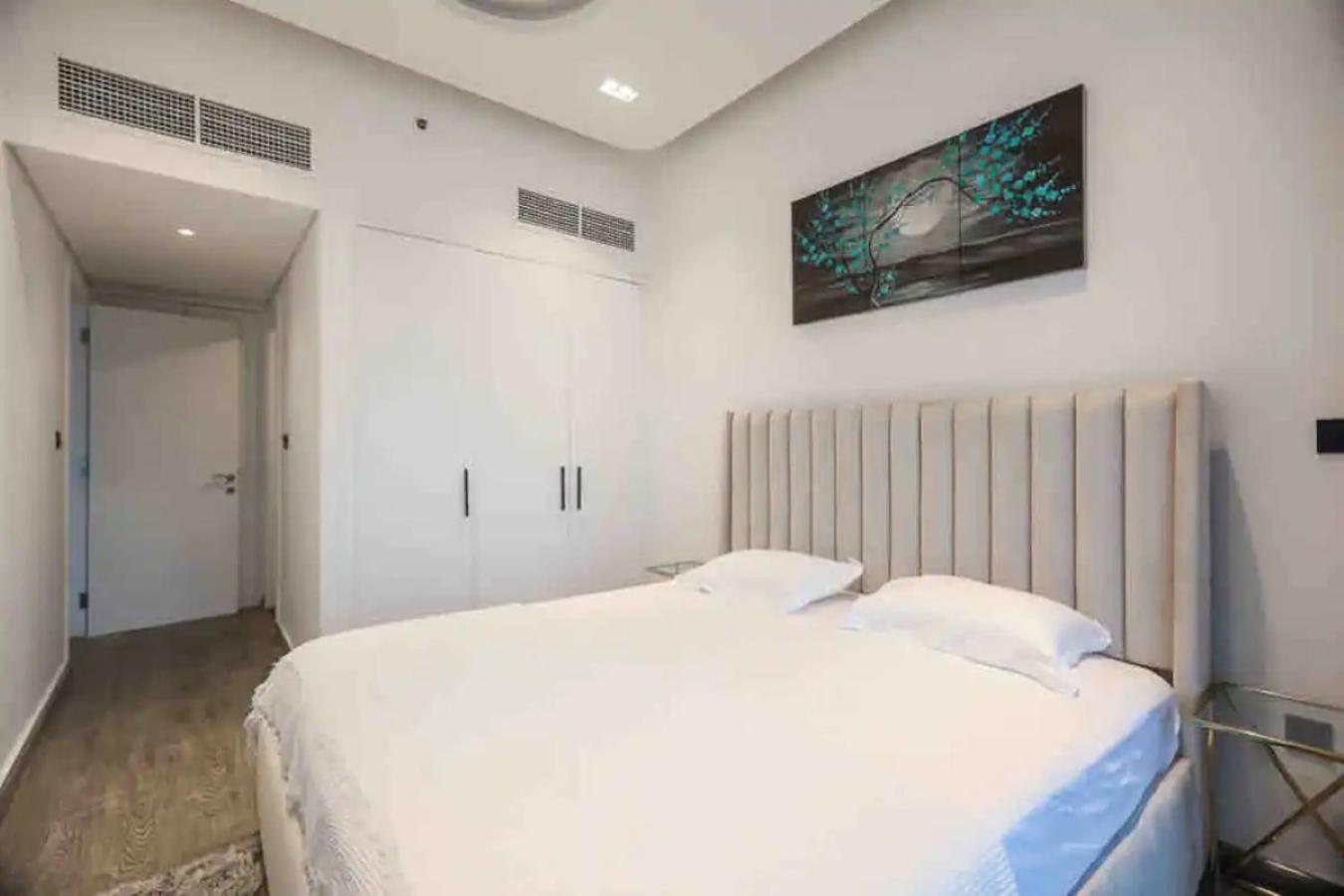 Sadana's - In Jumeirah Towers - Jlt Apartment Dubai