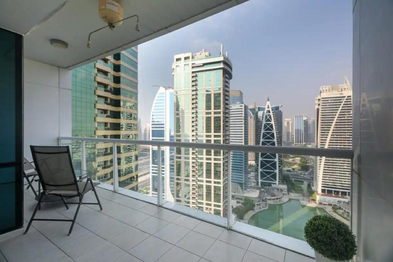 Sadana's - In Jumeirah Towers - Jlt Apartment