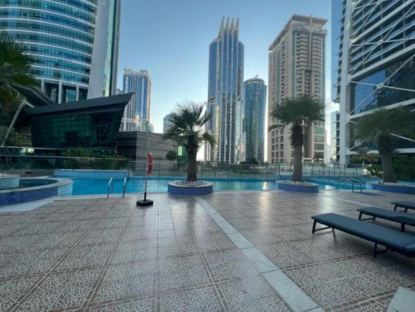 Sadana's - In Jumeirah Towers - Jlt Apartment